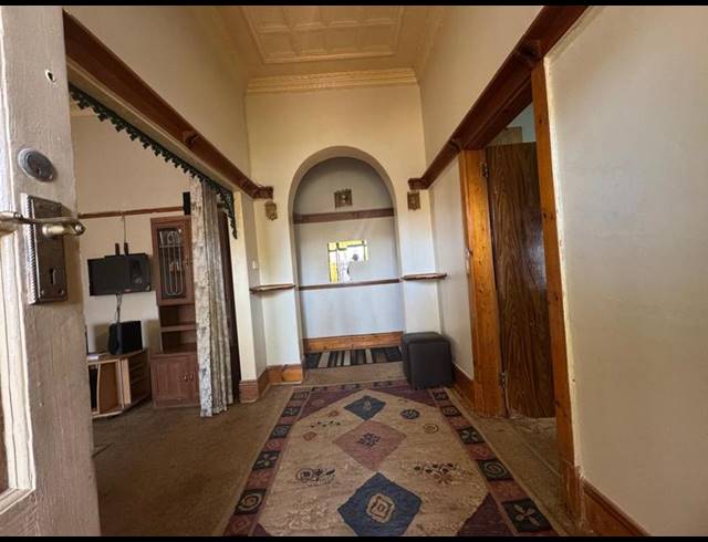 3 BEDROOM HOUSE FOR SALE IN BEZUIDENHOUT VALLEY